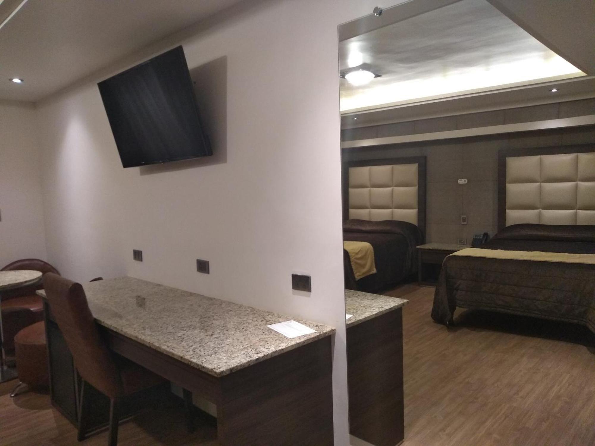 Hotel Jimenez Plaza Luaran gambar