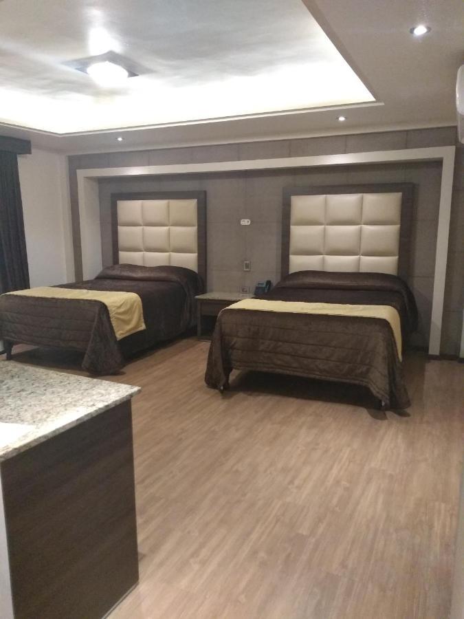 Hotel Jimenez Plaza Luaran gambar