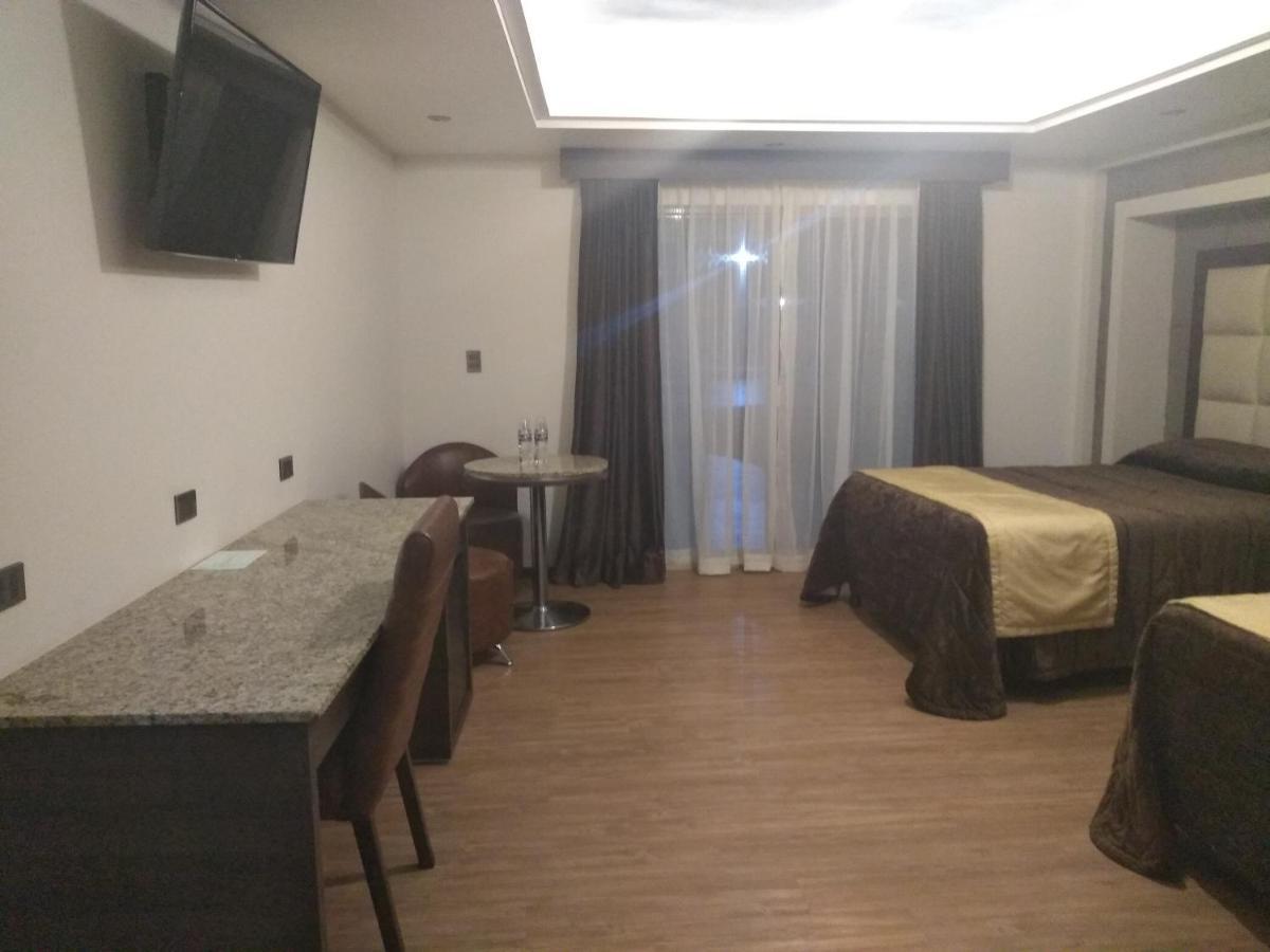 Hotel Jimenez Plaza Luaran gambar