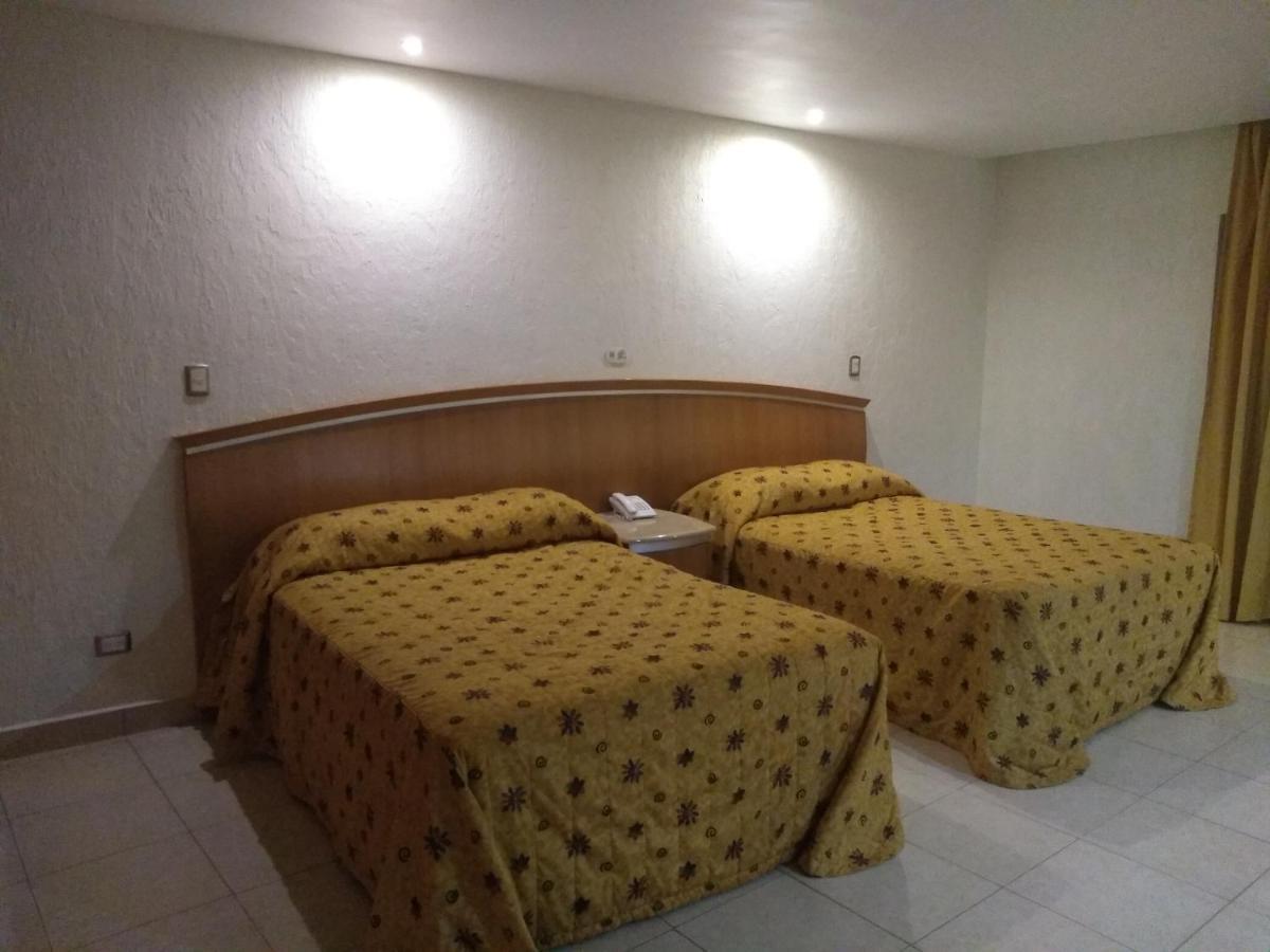 Hotel Jimenez Plaza Luaran gambar