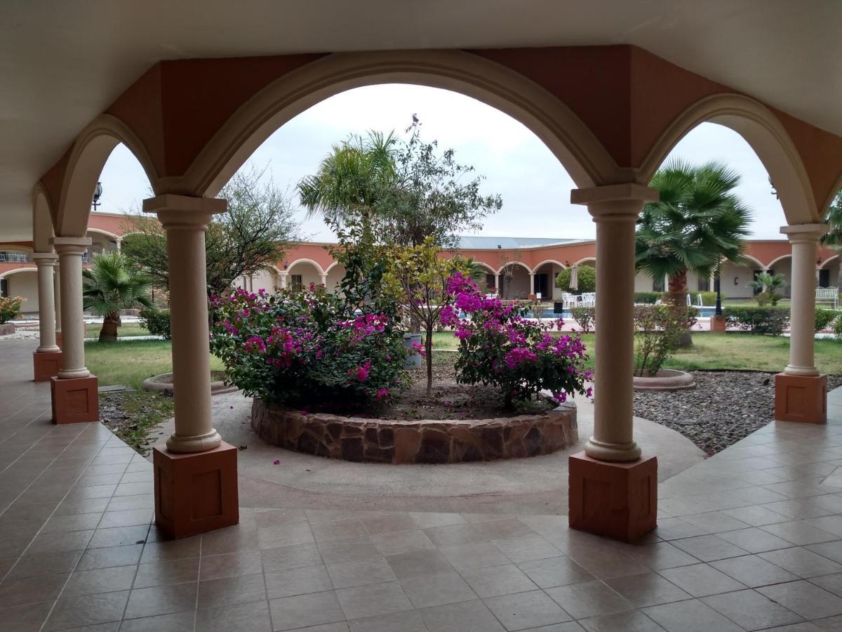 Hotel Jimenez Plaza Luaran gambar