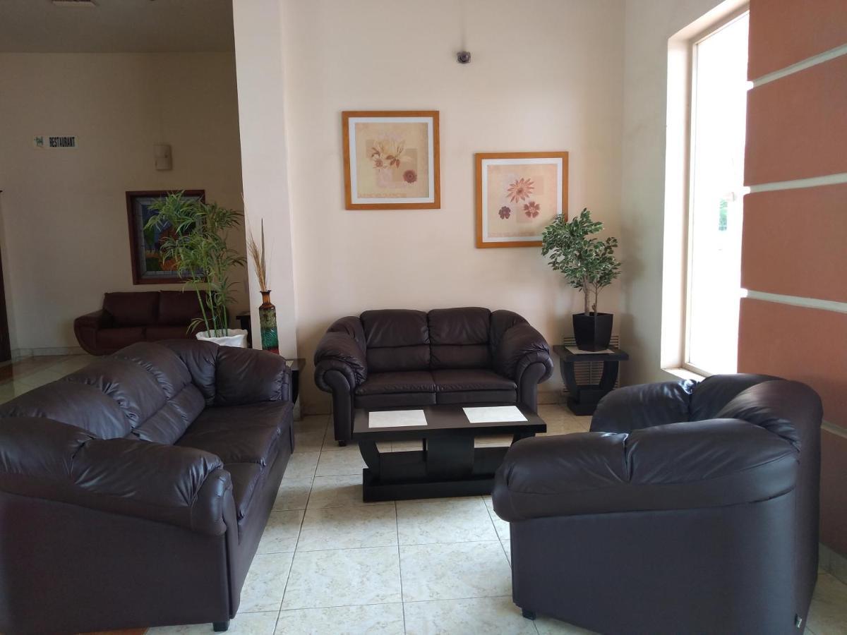 Hotel Jimenez Plaza Luaran gambar