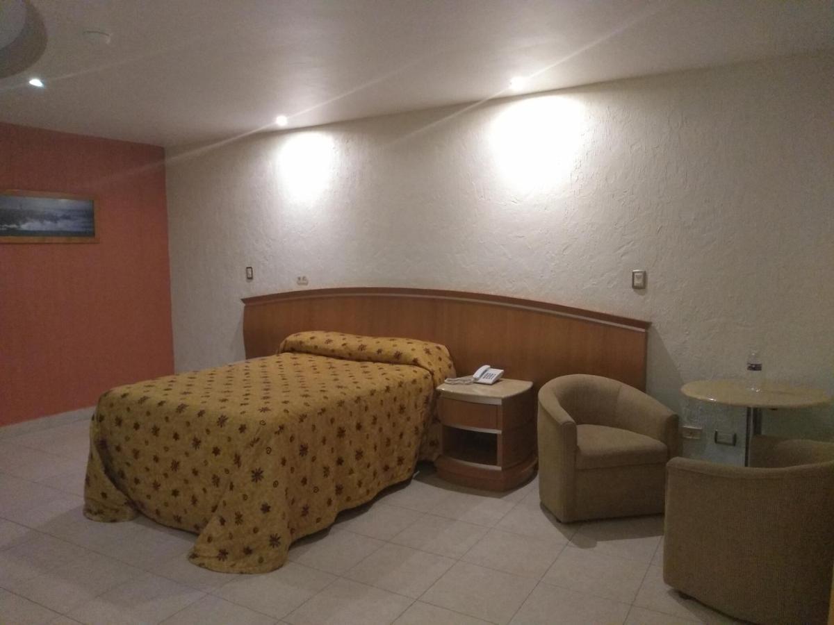 Hotel Jimenez Plaza Luaran gambar