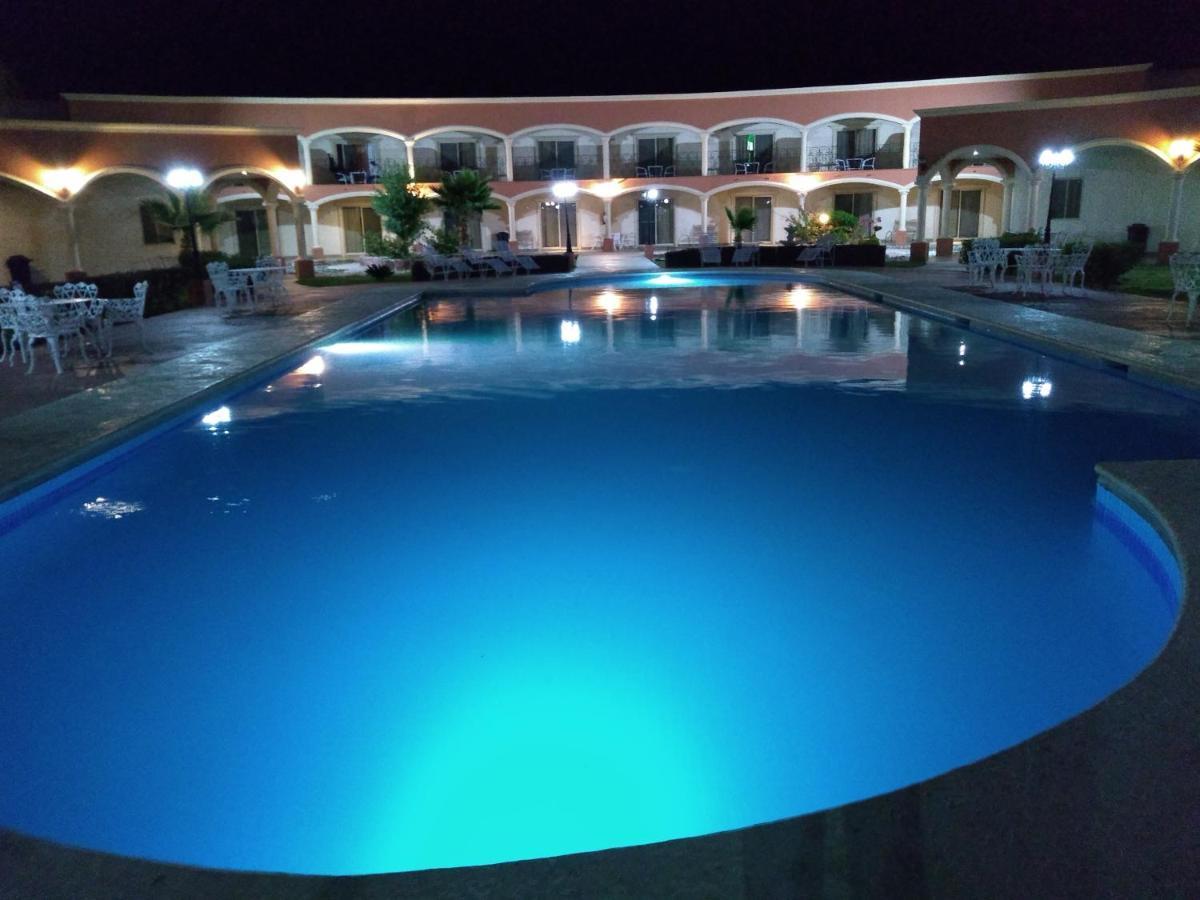 Hotel Jimenez Plaza Luaran gambar